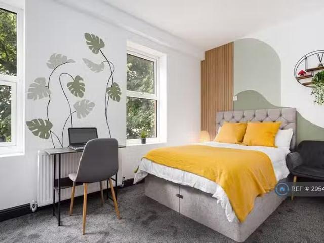House for rent in Calderstones