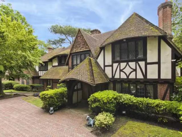 House for rent in Hersham, Elmbridge
