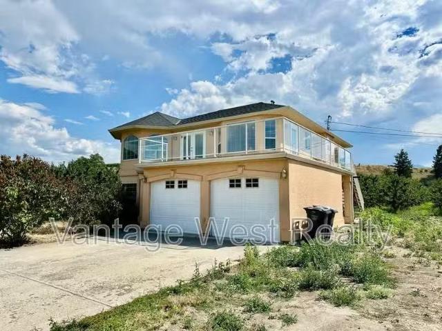 House for rent in Winfield, British Columbia