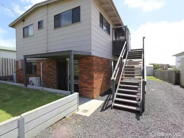 Apartment for rent in San Remo, Victoria