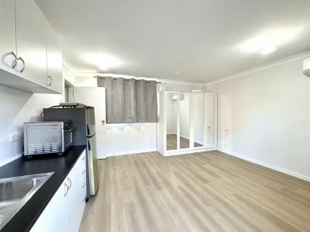 House for rent in Wollongong West, New South Wales