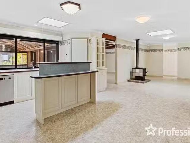 House for rent in Maida Vale, Western Australia