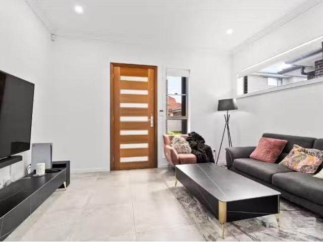 Condo for rent in Oxley Park, New South Wales