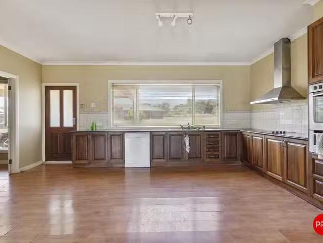 House for rent in Huntly, Victoria