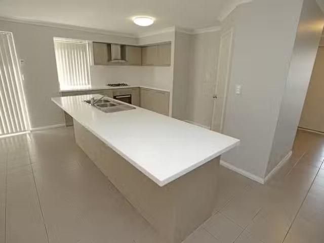 House for rent in Success, Western Australia