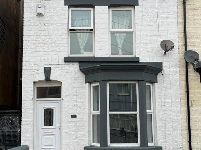 Studio for rent in Calderstones
