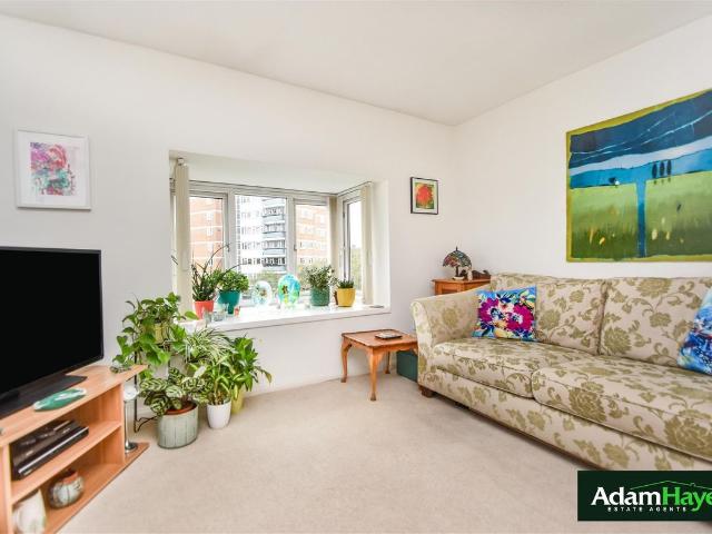 Apartment for rent in Finchley, Isle Of Man