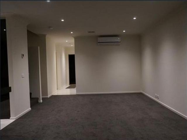 Townhouse for rent in Camerons Creek, Victoria