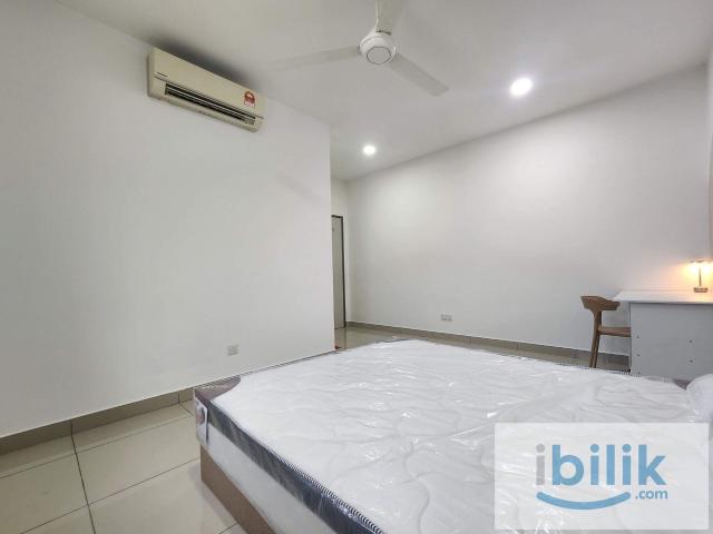 Room for rent in Petaling, Alam Impian
