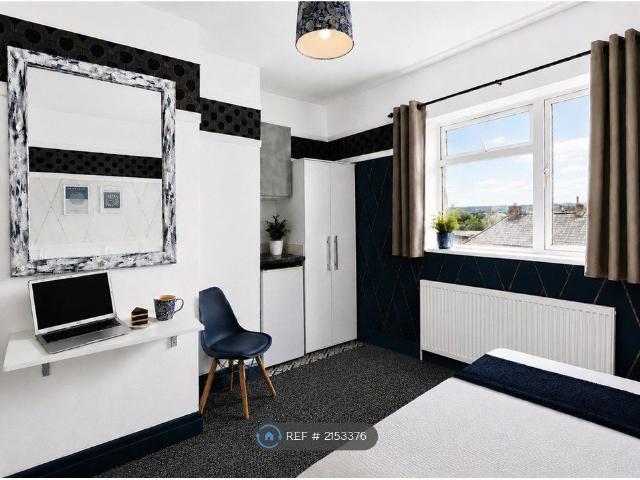 Room for rent in Claremount, Halifax