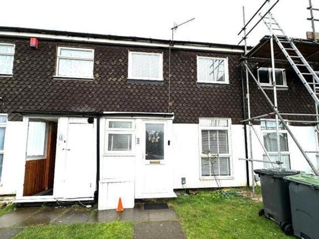 House for sale in Luton