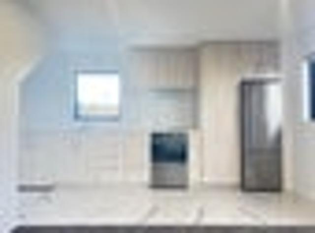 Townhouse for rent in Chaslands, Canterbury