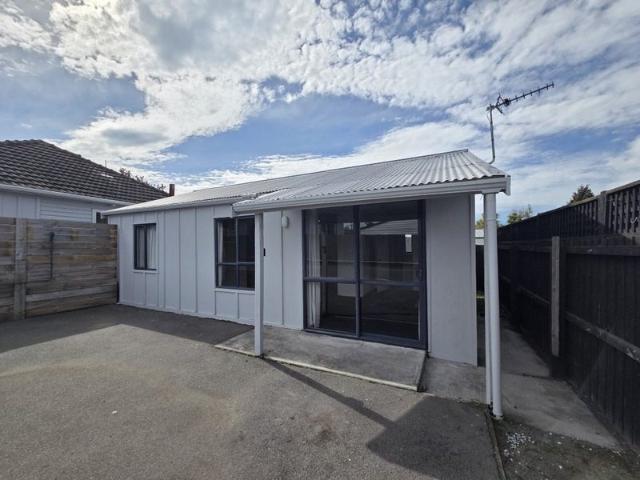 Apartment for rent in Chaslands, Canterbury