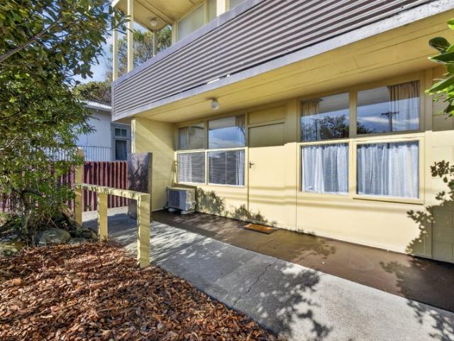 Apartment for rent in Chaslands, Canterbury