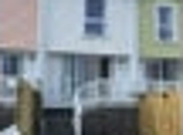 Townhouse for rent in Chaslands, Canterbury
