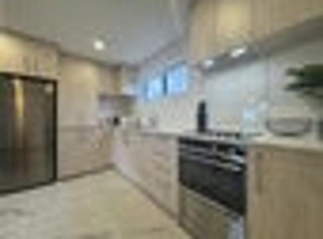 Townhouse for rent in Chaslands, Canterbury