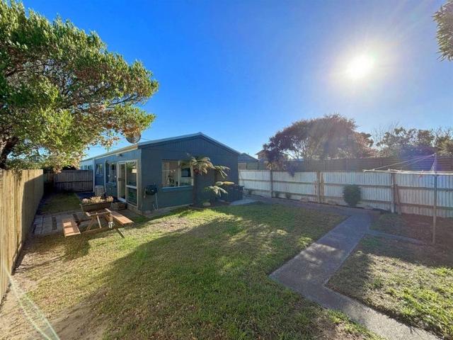 House for rent in Chaslands, Canterbury