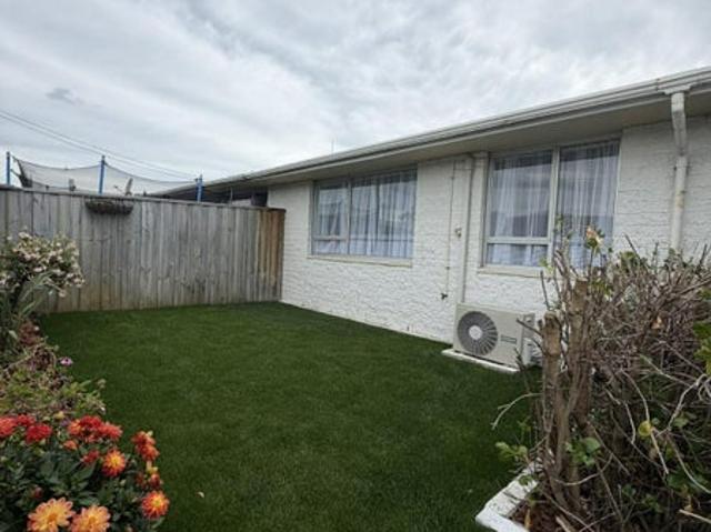 House for rent in Chaslands, Canterbury