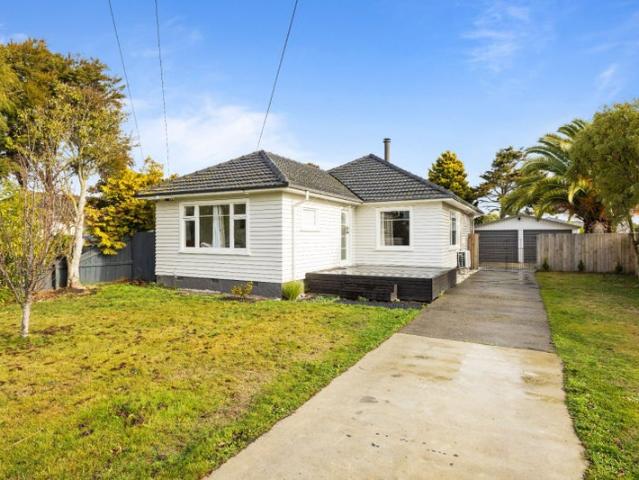 House for rent in Chaslands, Canterbury
