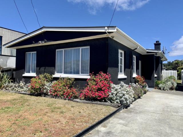 House for rent in Chaslands, Canterbury