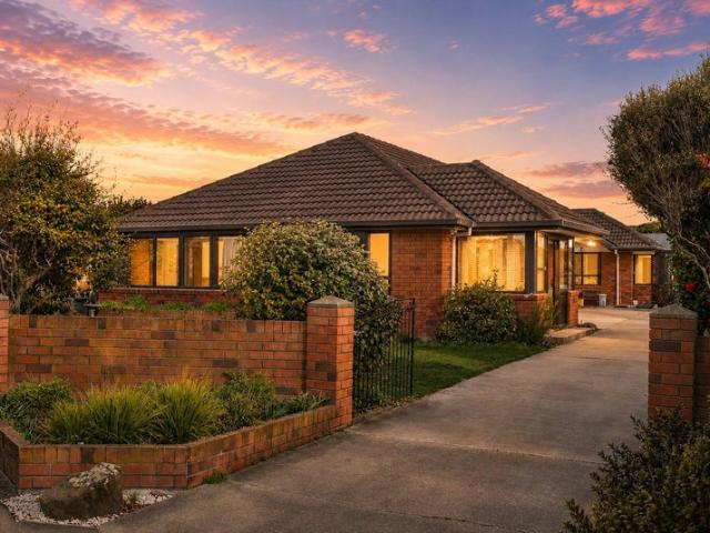 House for rent in Chaslands, Canterbury