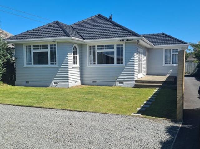 House for rent in Chaslands, Canterbury