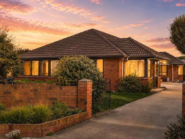 House for rent in Chaslands, Canterbury