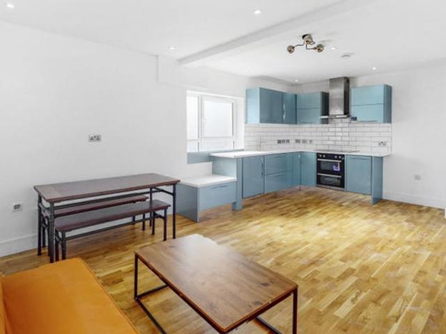 Apartment for rent in Dollis Hill, Greater London