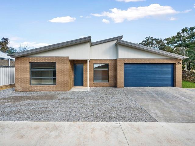 Townhouse for sale in Bendigo, Victoria