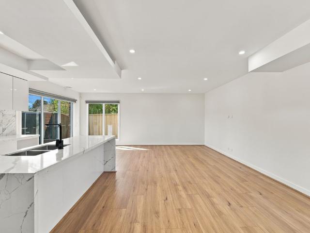 House for rent in Dunraven Heights, Melbourne