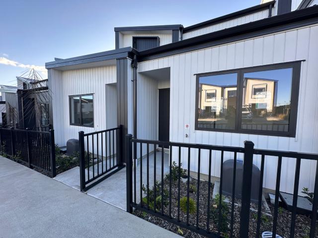 House for rent in Paremoremo, Oroua County