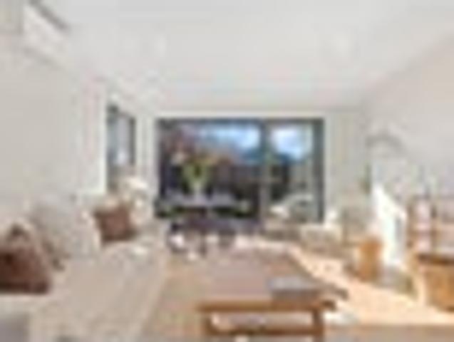 Townhouse for sale in Heathcote, Canterbury