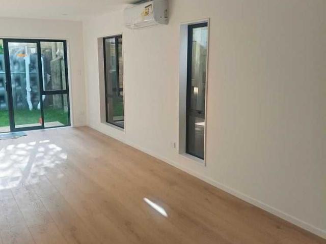 Townhouse for rent in Royal Heights, Henderson-Massey