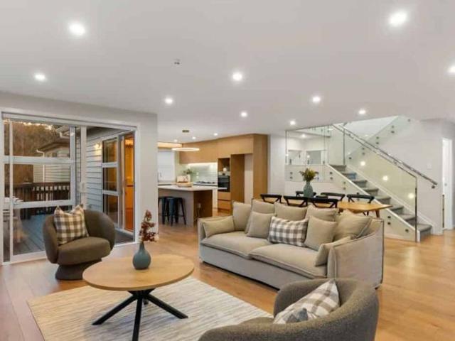 House for rent in Birkdale, Kaipātiki