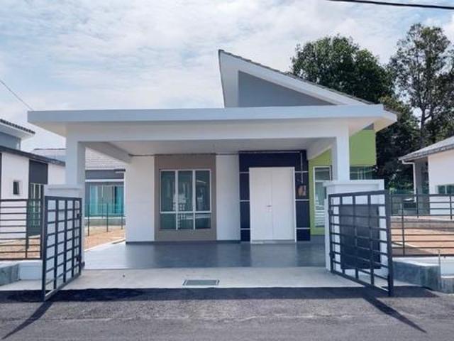 Bungalow for sale in Malaka