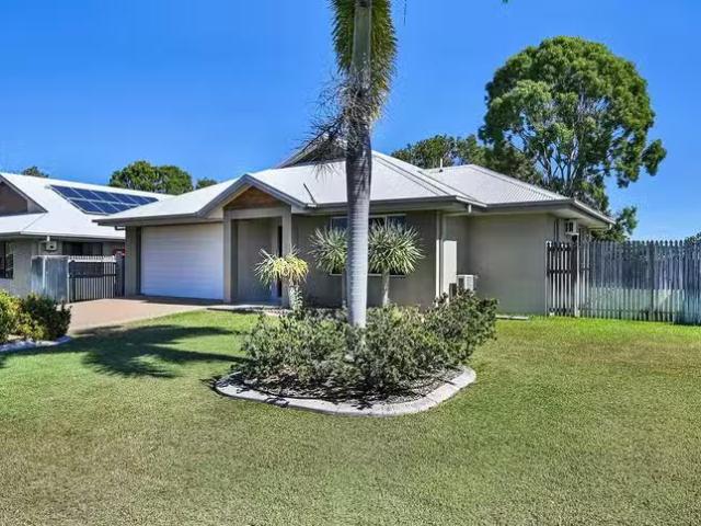 House for rent in Bushland Beach, Queensland