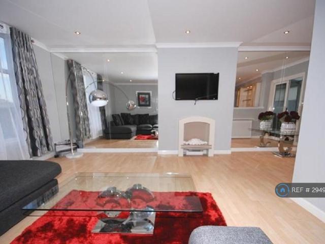 House for rent in City Centre, Ballindoch