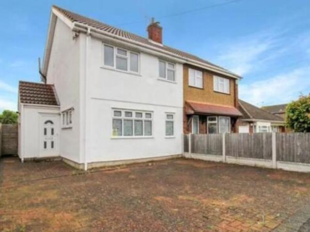 House for sale in Laindon, Essex