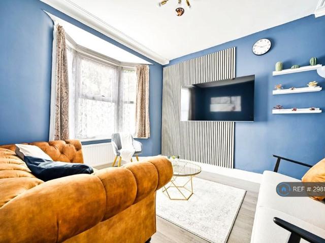 House for rent in London Borough of Newham, Greater London