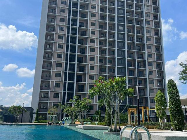 Room for rent in Petaling, Alam Impian