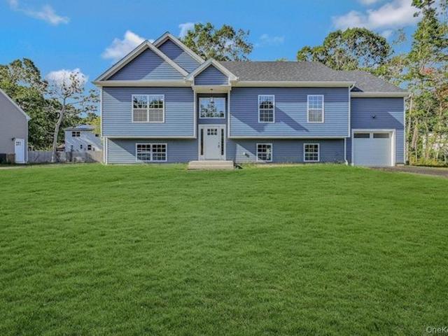 House for sale in Centereach, New York