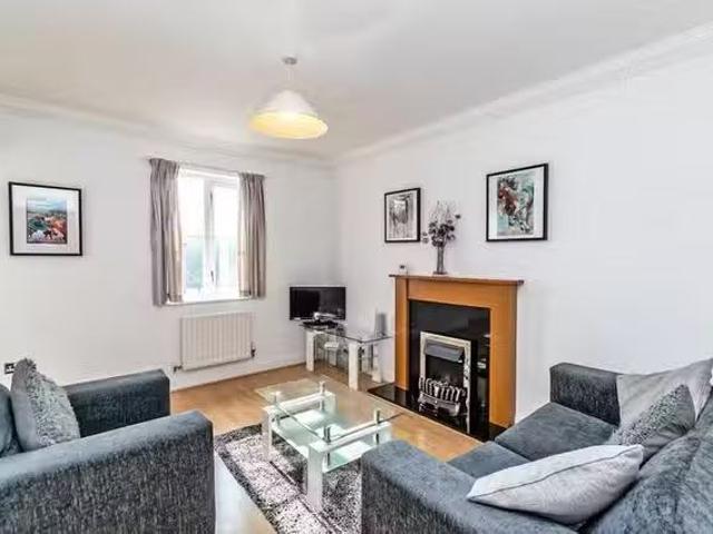 Apartment for rent in Hough Green, Two Mills