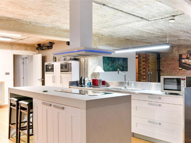 Apartment for rent in St. George in the East, Greater London