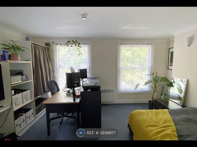 Studio for rent in London Borough of Lewisham, New Cross