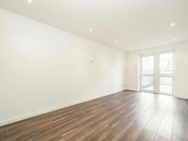 Apartment for rent in London Borough of Lewisham, Cat Hill