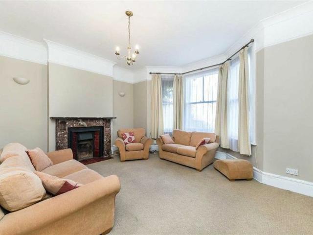 Apartment for rent in London Borough of Lewisham, Cat Hill
