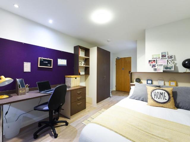 Apartment for rent in Nangreaves, Wales