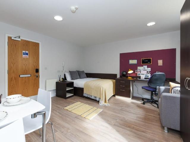 Studio for rent in Nangreaves, Wales