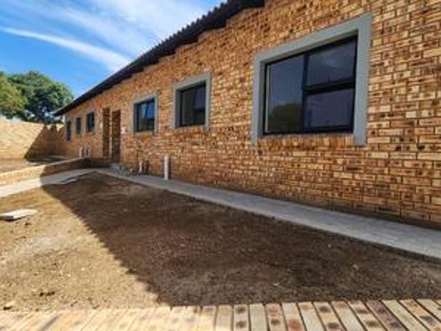 Townhouse for sale in Alberton