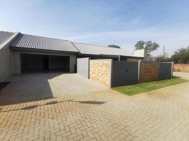 Townhouse for sale in Midvaal, Gauteng